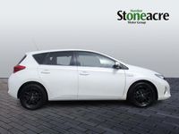 Used Toyota Auris Hybrid 2015 White Hatchback