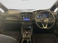 Usado Nissan Leaf Acenta 110 kW (150 HP) 2023 Vermelho Citadino