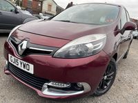 Used Renault Scénic III Dynamique 110 HP (80 kW) 2015 Red MPV