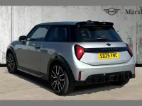 Używany Mini Cooper Sport 114 kW (156 KM) 2025 Srebrny Hatchback
