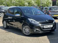 Used Peugeot 208 Allure 80 HP (58 kW) 2017 Black Hatchback