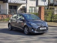 Used Toyota Yaris 99 HP (72 kW) 2015 Grey Hatchback