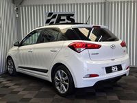 Used Hyundai i20 Premium SE 84 HP (61 kW) 2015 White Hatchback