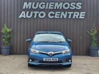 Used Toyota Auris 116 HP (85 kW) 2017 Blue Hatchback