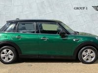 Begagnad Mini Cooper Classic 136 HK (100 kW) 2020 Grön Halvkombi