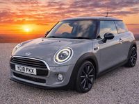 Usado Mini Cooper Hatch 2018 Gris Utilitario
