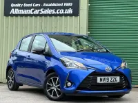 Used Toyota Yaris Hybrid 100 HP (73 kW) 2019 Blue Hatchback