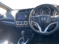 Used Honda Jazz SE 102 HP (75 kW) 2019 Rallye red Hatchback