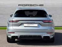 Usado Porsche Cayenne GTS 460 HP (338 kW) 2023 Prateado SUV