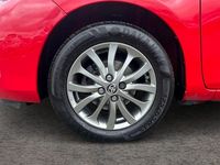 Used Toyota Yaris 69 HP (50 kW) 2016 Red Hatchback