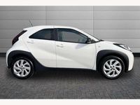 Used Toyota Aygo X PURE 72 HP (52 kW) 2024 White SUV