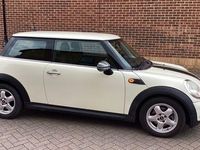 Begagnad Mini ONE Hatch 2007 Vit Halvkombi