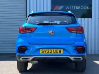 Usado MG ZS Excite 106 CV (77 kW) 2022 Azul Berlina