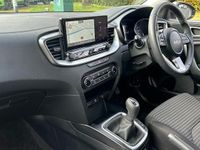 Used Kia Ceed 138 HP (101 kW) 2025 White Hatchback