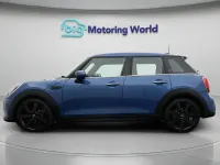 Używany Mini Cooper Exclusive 136 KM (100 kW) 2023 Niebieski Hatchback