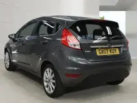 Begagnad Ford Fiesta Titanium 2017 Grå Halvkombi