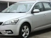 Begagnad Kia Ceed 126 HK (92 kW) 2011 Silver Halvkombi