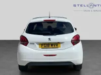 Gebraucht Peugeot 208 Allure Premium 81 PS (59 kW) 2018 Weiß Kleinwagen
