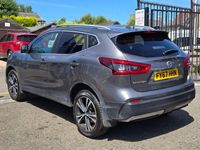 Used Nissan Qashqai N-Connecta 115 HP (84 kW) 2017 Grey SUV