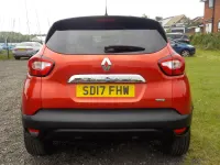 Used Renault Captur Dynamique 90 HP (66 kW) 2017 Red/black SUV