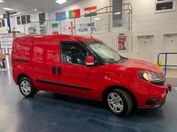 Used Fiat Doblò 95 HP (69 kW) 2018 Red MPV
