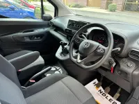 Used Vauxhall Combo 100 HP (73 kW) 2021 White Van