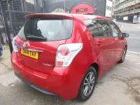 Used Toyota Verso 132 HP (97 kW) 2014 Red MPV