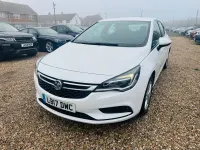Second-hand Vauxhall Astra Design Edition 2017 Alb Hatchback