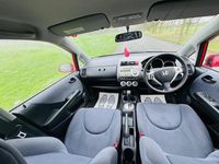 Begagnad Honda Jazz SE 2006 Röd Halvkombi