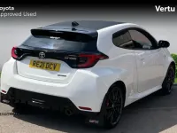 Used Toyota Yaris 257 HP (189 kW) 2021 White Hatchback