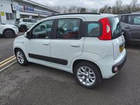 Używany Fiat Panda Lounge 69 KM (50 kW) 2017 Biały Hatchback