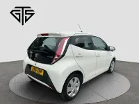 Used Toyota Aygo X-play 68 HP (50 kW) 2016 White Hatchback