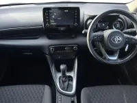 Used Toyota Yaris Design 116 HP (85 kW) 2023 Silver Hatchback