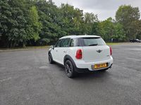 used Mini Cooper D Countryman 2.0 5dr Auto white Media pack white automatic