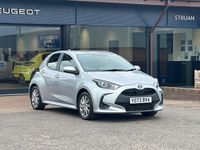 Usado Toyota Yaris Hybrid 2023 Prateado Citadino