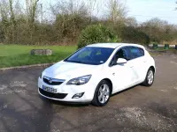 Second-hand Vauxhall Astra SRi 2012 Alb Hatchback