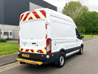 Usado Ford Transit 130 HP (95 kW) 2018 Branco Van