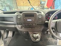 Used Vauxhall Vivaro 120 HP (88 kW) 2019 White MPV