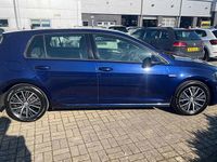 Used VW Golf VII SE 128 HP (94 kW) 2018 Blue Hatchback