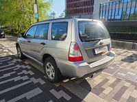 Begagnad Subaru Forester 2006 Grå SUV