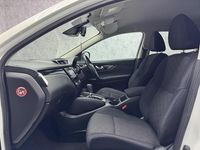 Used Nissan Qashqai N-Connecta 2016 White SUV