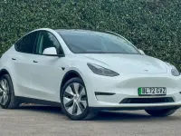 Begagnad Tesla Model Y Long Range AWD 286 kW (389 HK) 2025 SUV