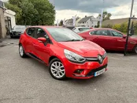 Używany Renault Clio IV Dynamique 75 KM (55 kW) 2018 Czerwony Hatchback