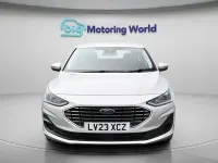 Usado Ford Focus Titanium 125 HP (91 kW) 2023 Prateado Citadino
