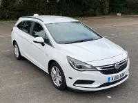 Used Vauxhall Astra Design Edition 2018 White Estate