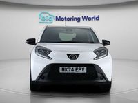 Used Toyota Aygo X PURE 72 HP (52 kW) 2024 White SUV