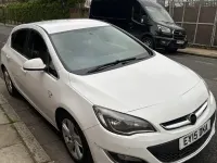 Used Vauxhall Astra SRi 115 HP (84 kW) 2015 White Hatchback