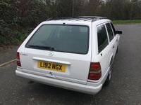 Used Mercedes E200 1994 Alpine white Estate