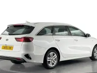 Used Kia Ceed 2019 White Hatchback
