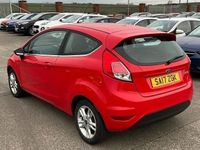 Used Ford Fiesta Zetec 82 HP (60 kW) 2017 Red Hatchback